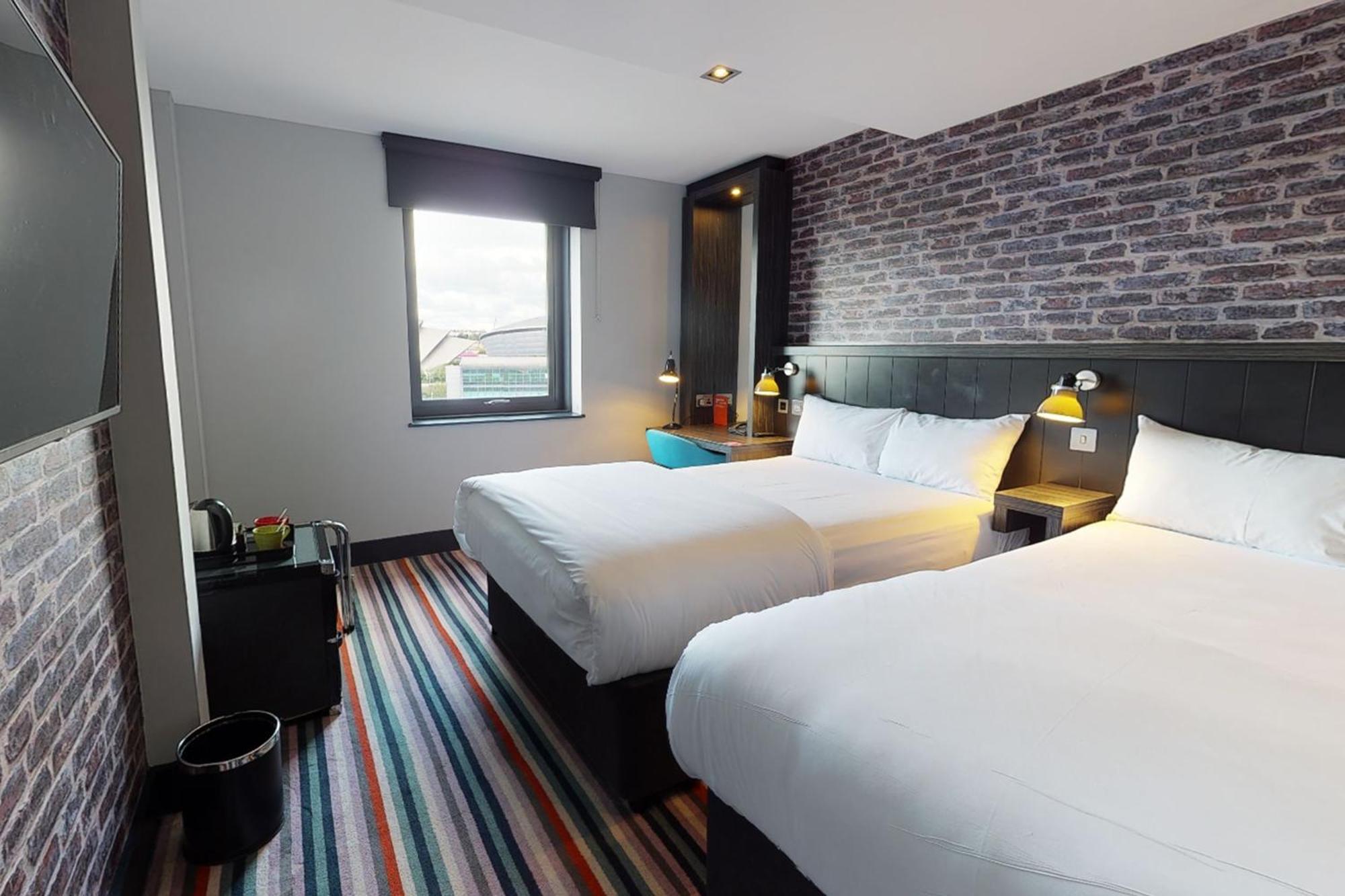 Village Hotel Edinburgh — Foto’s 3
