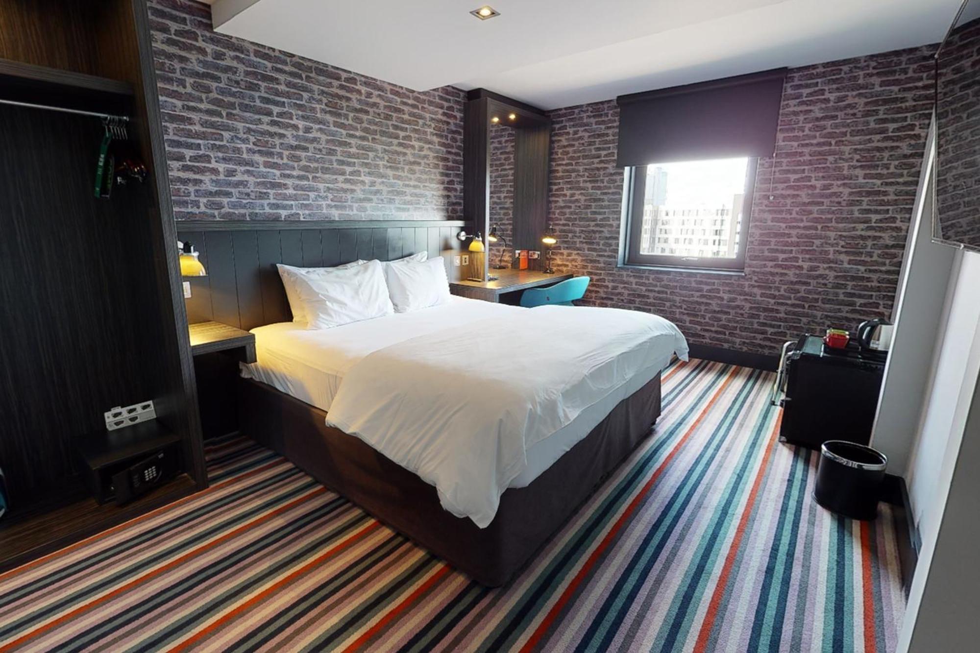 Village Hotel Edinburgh — Foto’s 1